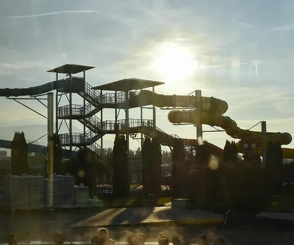 Alinalex - Paradisul Acvatic Готель Брашов